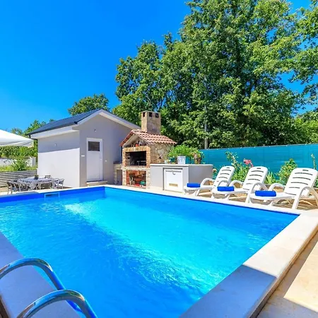 Gasthuis Vanessa With Shared Pool