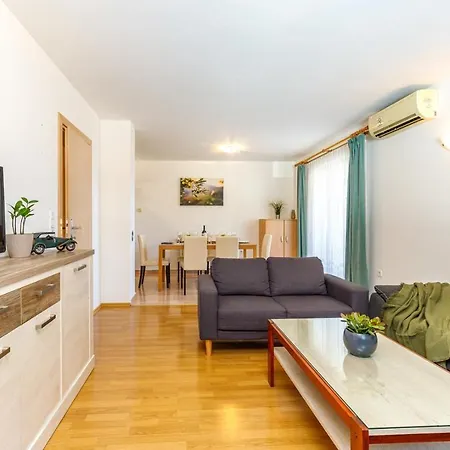 Vanessa With Shared Pool 3* Nova Vas (Porec)