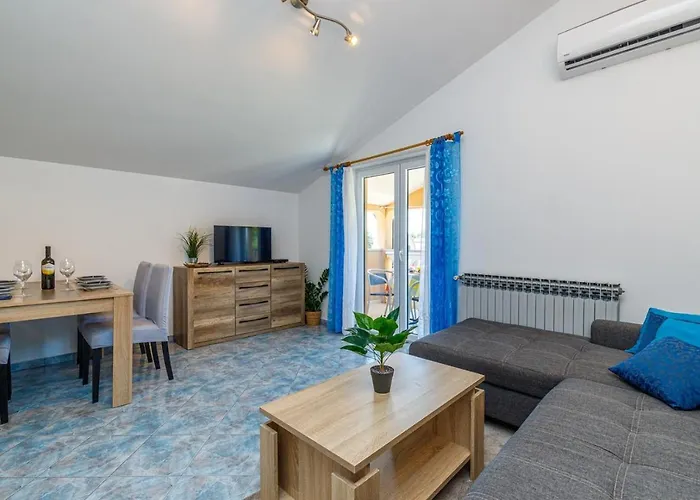 Gostinjska kuća Vanessa With Shared Pool