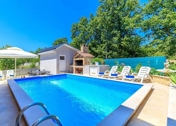 Gasthof Vanessa With Shared Pool