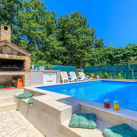 Πανσιόν Vanessa With Shared Pool