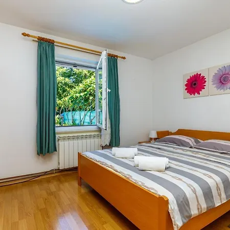 게스트하우스 Vanessa With Shared Pool 3*