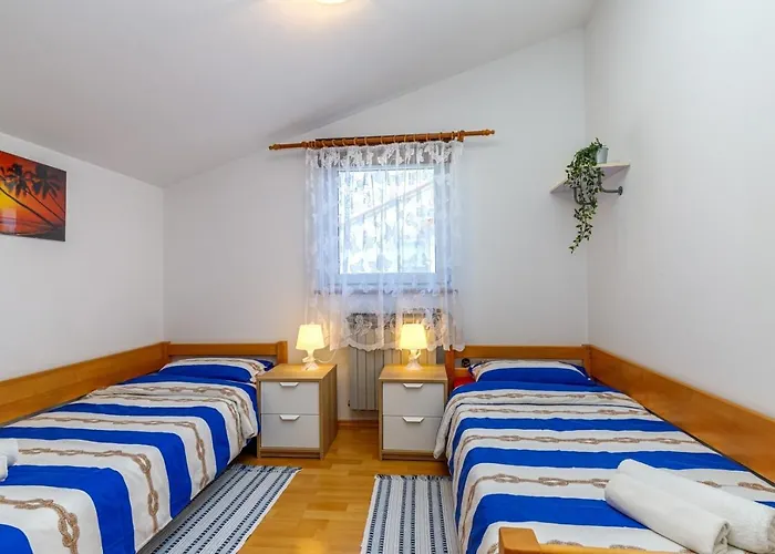 Vanessa With Shared Pool Nova Vas (Porec)