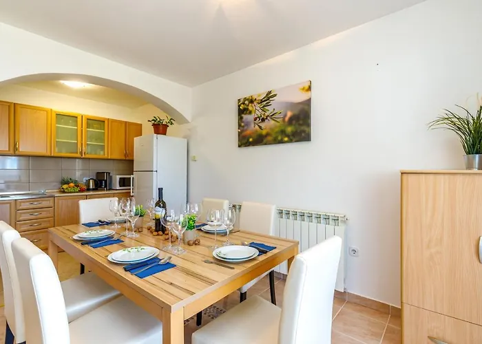 Affittacamere Vanessa With Shared Pool 3*